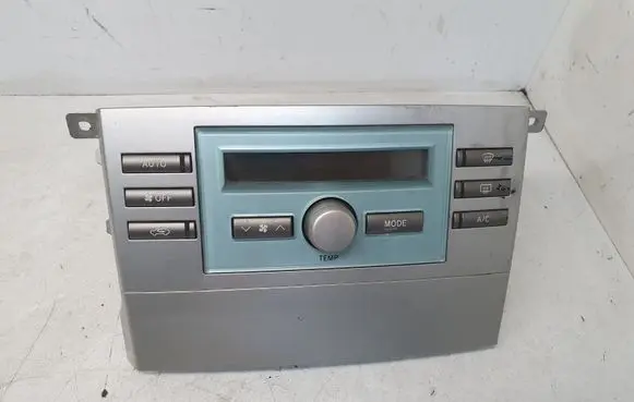 Toyota Corolla Verso AR10 Radio/CD/DVD/GPS head unit 559020F010C