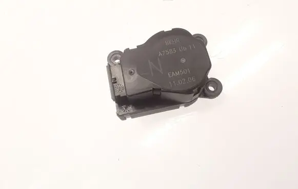 Peugeot 206 Air flap motor/actuator EAM501 A7583UB11