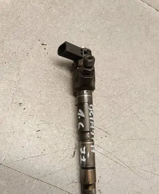 Skoda Octavia Mk3 (5E) Fuel injector 28370681 153508