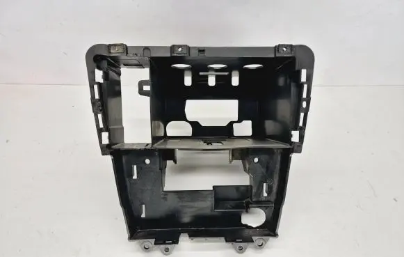 Radio/GPS head unit trim