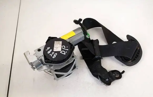 Mercedes-Benz C AMG W204 Front seatbelt 34011578