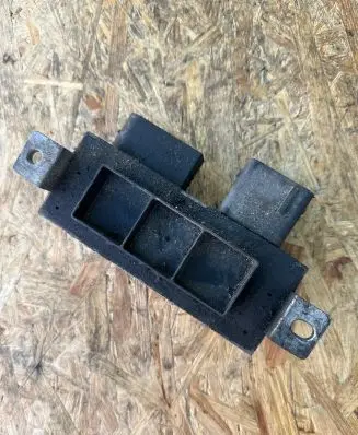 Renault Trafic III (X82) Glow plug pre-heat relay 8200558438A