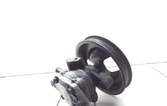 Mitsubishi Colt Power steering pump