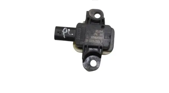 Mercedes-Benz CLA C117 X117 W117 Airbag deployment crash/impact sensor A1668210351