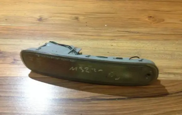 Mazda 323 Front indicator light 21061703