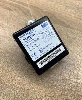 Toyota Corolla Verso AR10 Door control unit/module 897410F010