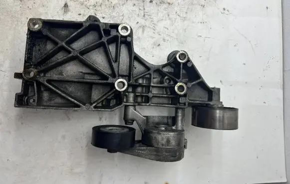 Audi A3 S3 8P Engine mounting bracket 03g903143a