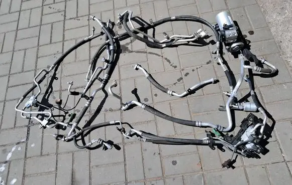 Renault Zoe Air conditioning (A/C) pipe/hose 921405885R 924871682R 924876913R