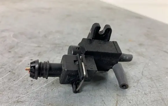 Opel Zafira B Turbo solenoid valve 8972882491