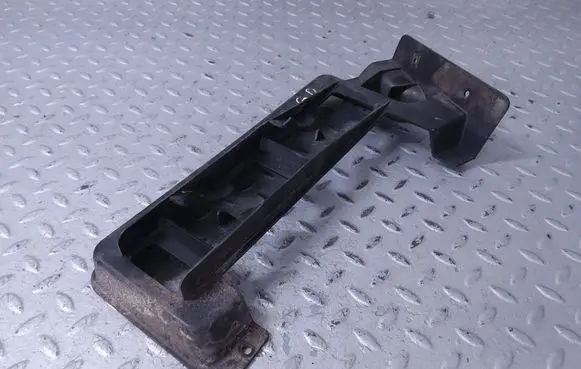 Ford S-MAX Rear bumper mounting bracket 0086B 6M2117A881AE