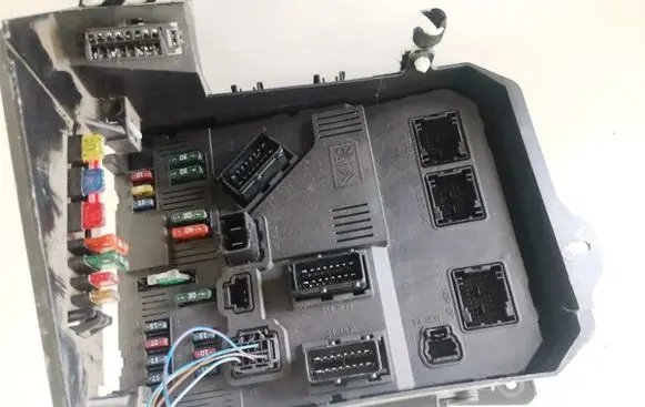 Peugeot 206 Fuse box set 9645747480 s118085210