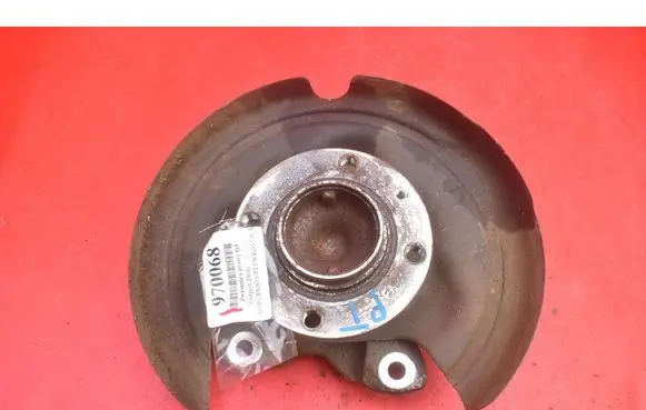 Peugeot 2008 I Front wheel hub spindle knuckle
