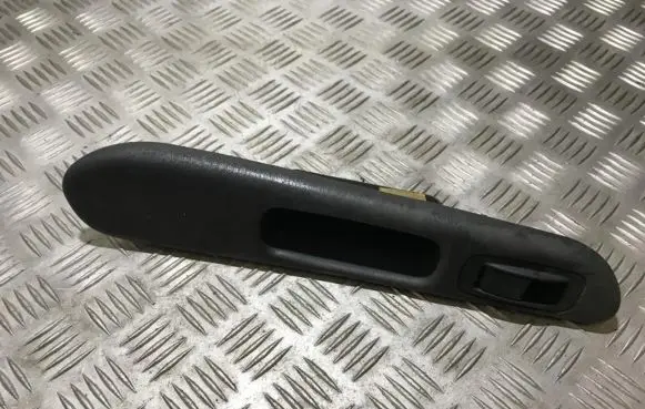Toyota Avensis T220 Electric window control switch 7425105030 74251-05030