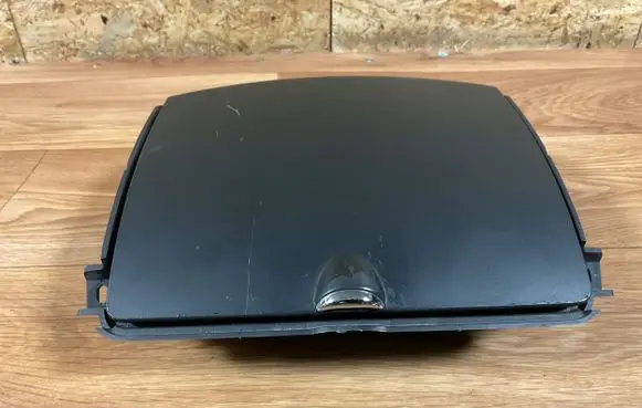 Nissan Note (E11) Glove box 682609U06B P10574A27900