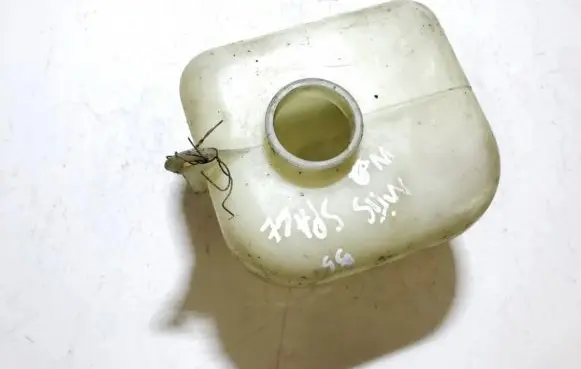 Mitsubishi Space Wagon Coolant expansion tank/reservoir