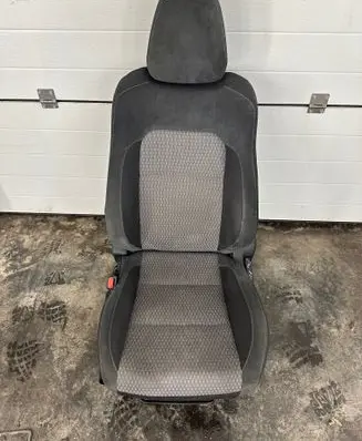 Toyota Auris E180 Front driver seat 
