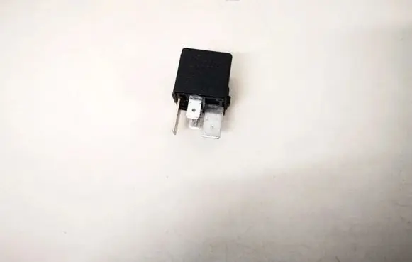 Volkswagen Touran I Other relay 1K0951253A V23134-J52-X430
