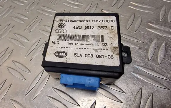 Audi A8 S8 D2 4D Light module LCM 4B0907357C