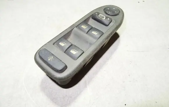 Citroen C5 Electric window control switch 53269700 53269704