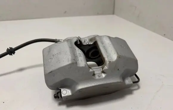 BMW X5 G05 Front brake caliper 6883483 6871583