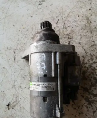 Volkswagen Golf V Starter motor 0AM911023D