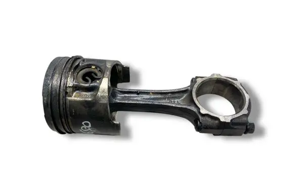 Mitsubishi Pajero Piston with connecting rod 4M41