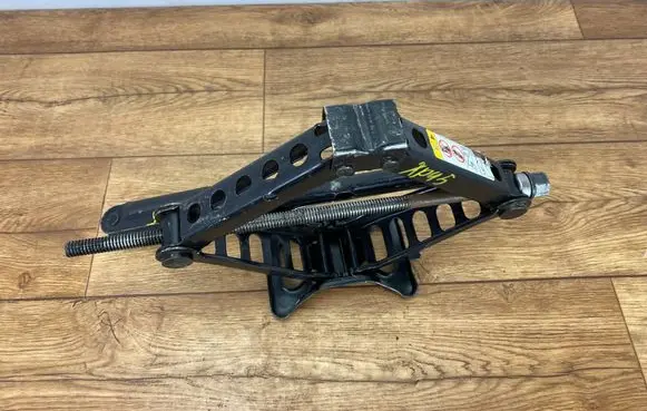 Dodge Charger Lift Jack 04766498AAPINYA 04766498AA