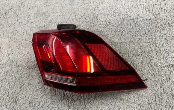 Volkswagen Tiguan Rear/tail lights 5NA945312