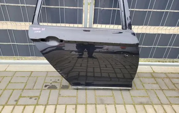 Volkswagen PASSAT B8 Rear door 3G9833056AE