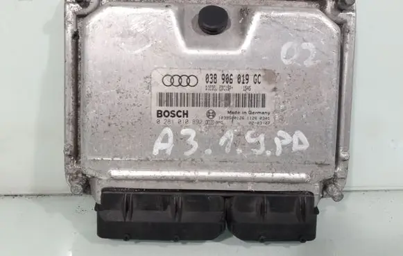 Audi A3 S3 8L Engine control unit/module 038906019GC 0281010892