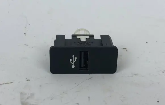 BMW 3 GT F34 USB socket connector 9230248