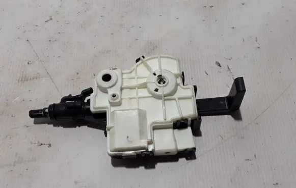 Fuel tank cap lock