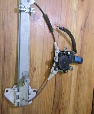 Hyundai Lantra II Sliding door window regulator with motor