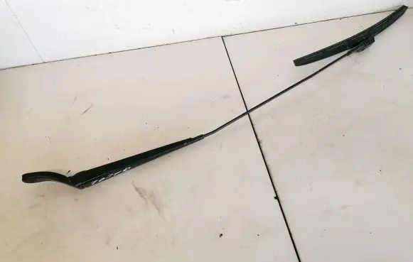 Citroen Berlingo Front wiper blade arm