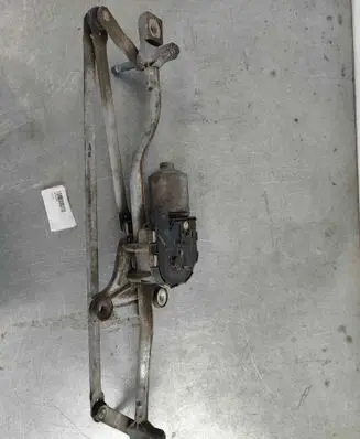 Volvo V70 Front wiper linkage and motor 30796358 31333456 30655047