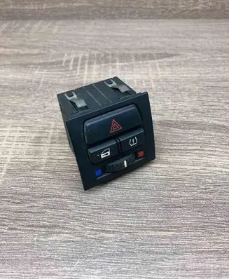 BMW 3 E92 E93 Hazard light switch 9132423 549549544