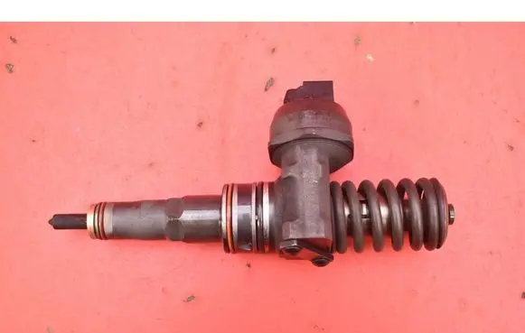 Seat Alhambra (Mk1) Fuel injector 038130073AK