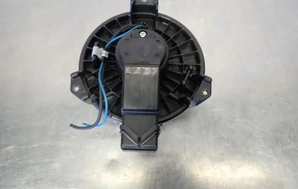 Toyota Urban Cruiser (XP110) Heater fan/blower 272700-0540