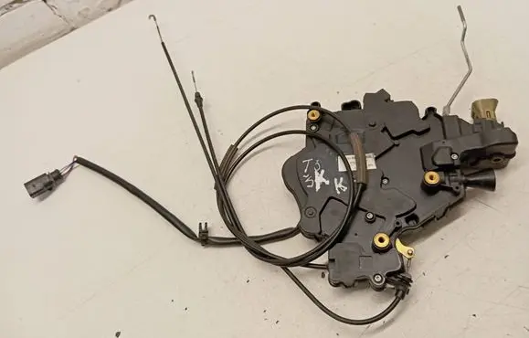 Volkswagen Transporter - Caravelle T5 Sliding door lock 7H0843653BB 01070971001