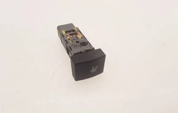 KIA Carens II Seat heating switch