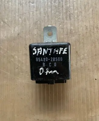 Hyundai Santa Fe Window wiper relay 954202B500