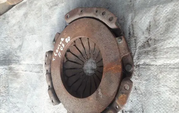 Toyota Carina T210 Pressure plate 