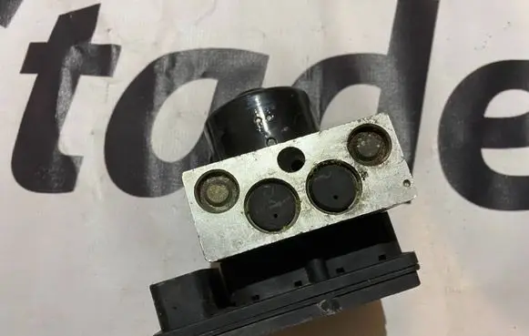 Mercedes-Benz S W220 ABS Pump A0034319012 0034319012
