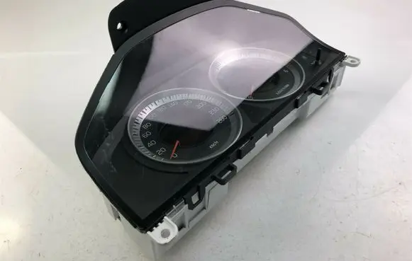 Volvo V70 Speedometer (instrument cluster) 31327582AA K3381