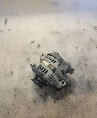 Toyota Avensis T250 Generator/alternator 