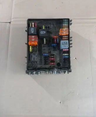 Audi A3 S3 8P Fuse module 1K0937124H