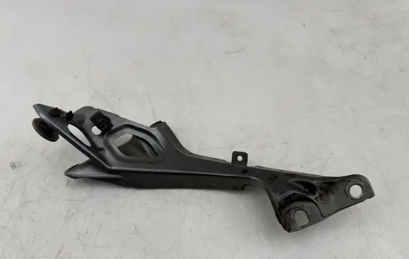 Audi A6 C7 Fender mounting bracket 4G0821135A
