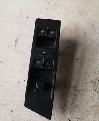 Volkswagen PASSAT B7 Mirror switch trim 3AB857857A