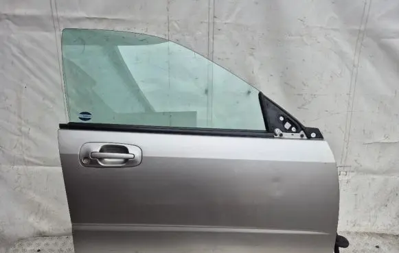 Subaru Impreza II Front door