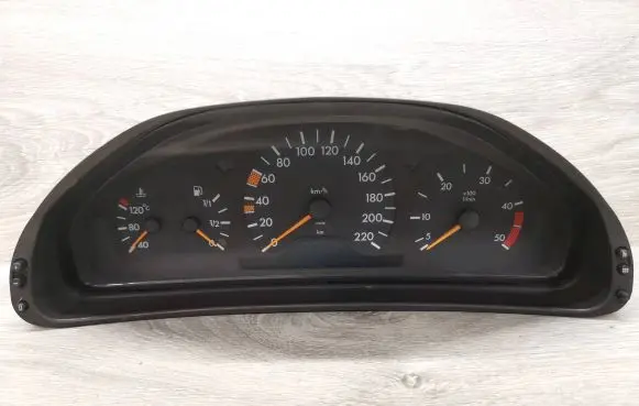 Mercedes-Benz E W210 Speedometer (instrument cluster) 2105406547